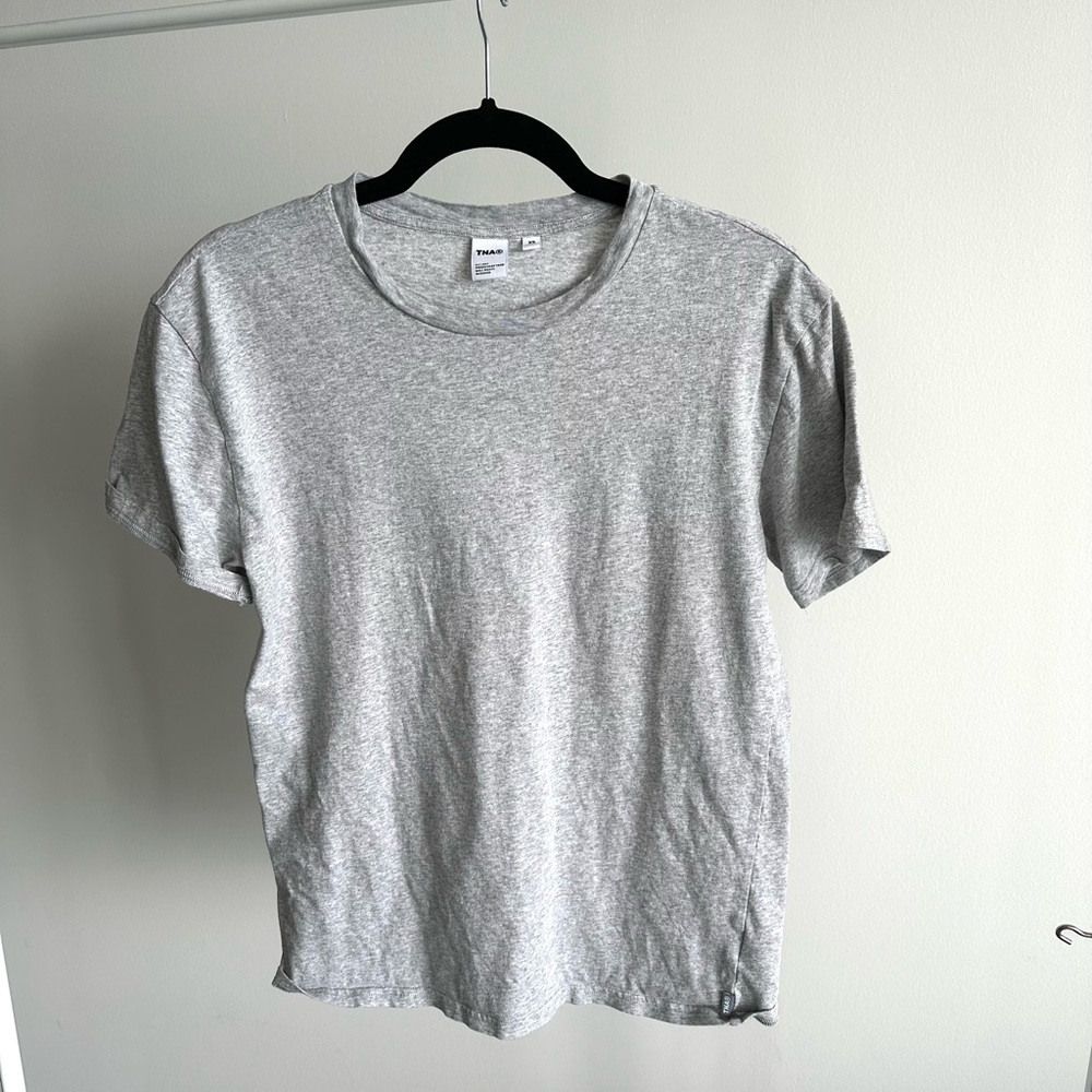 Aritzia TNA tshirt